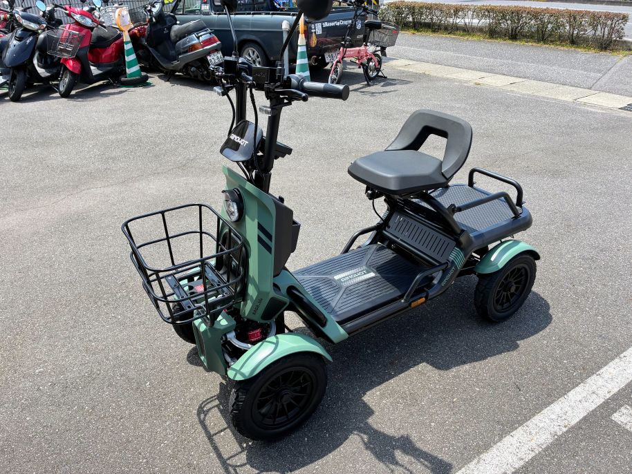 『腰痛』の近況報告です①　+４輪特定小型原動機付自転車の試乗車有りますの画像